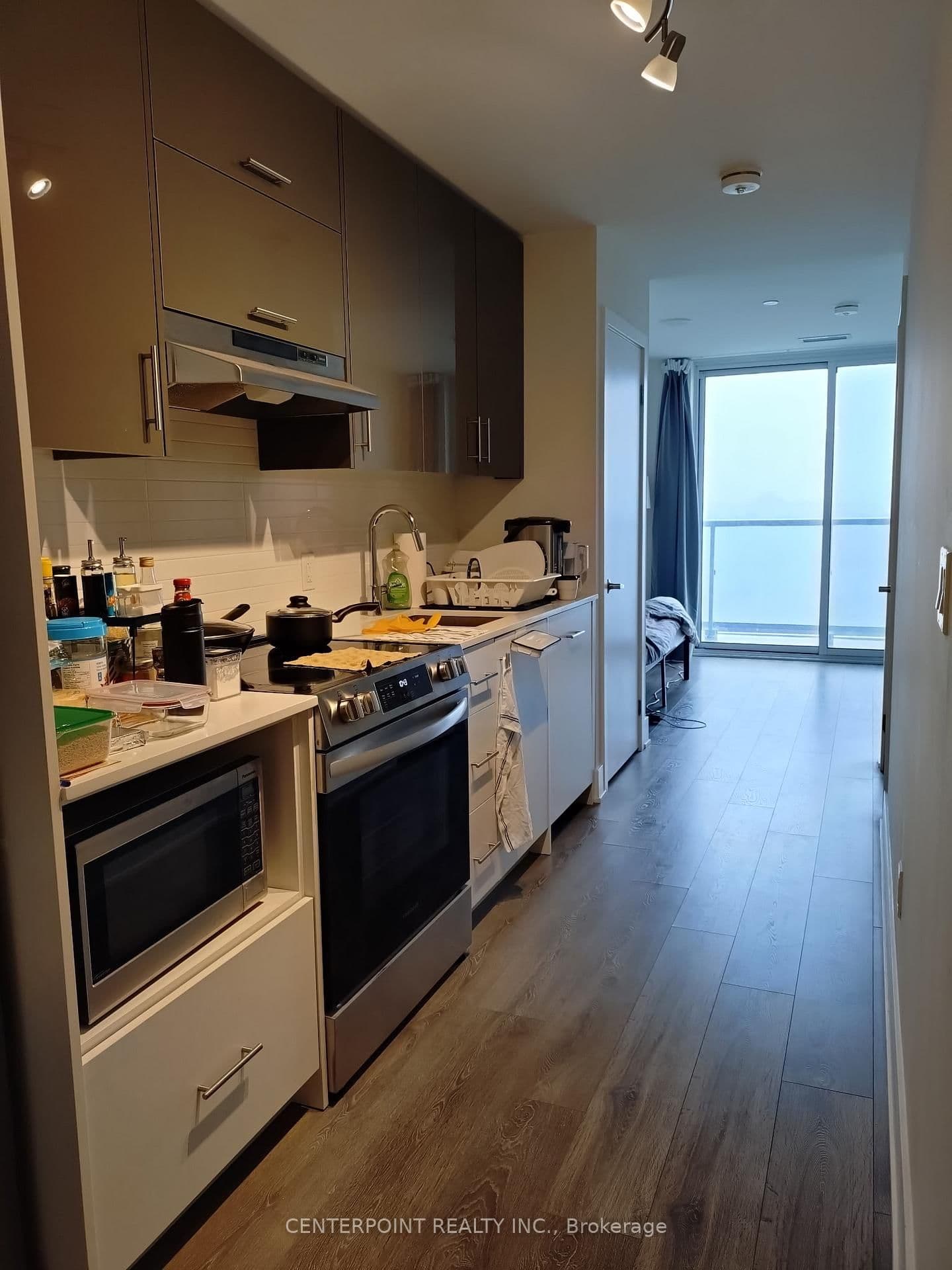 188 Fairview Mall Drive, Unit 1506 thumbnail 4