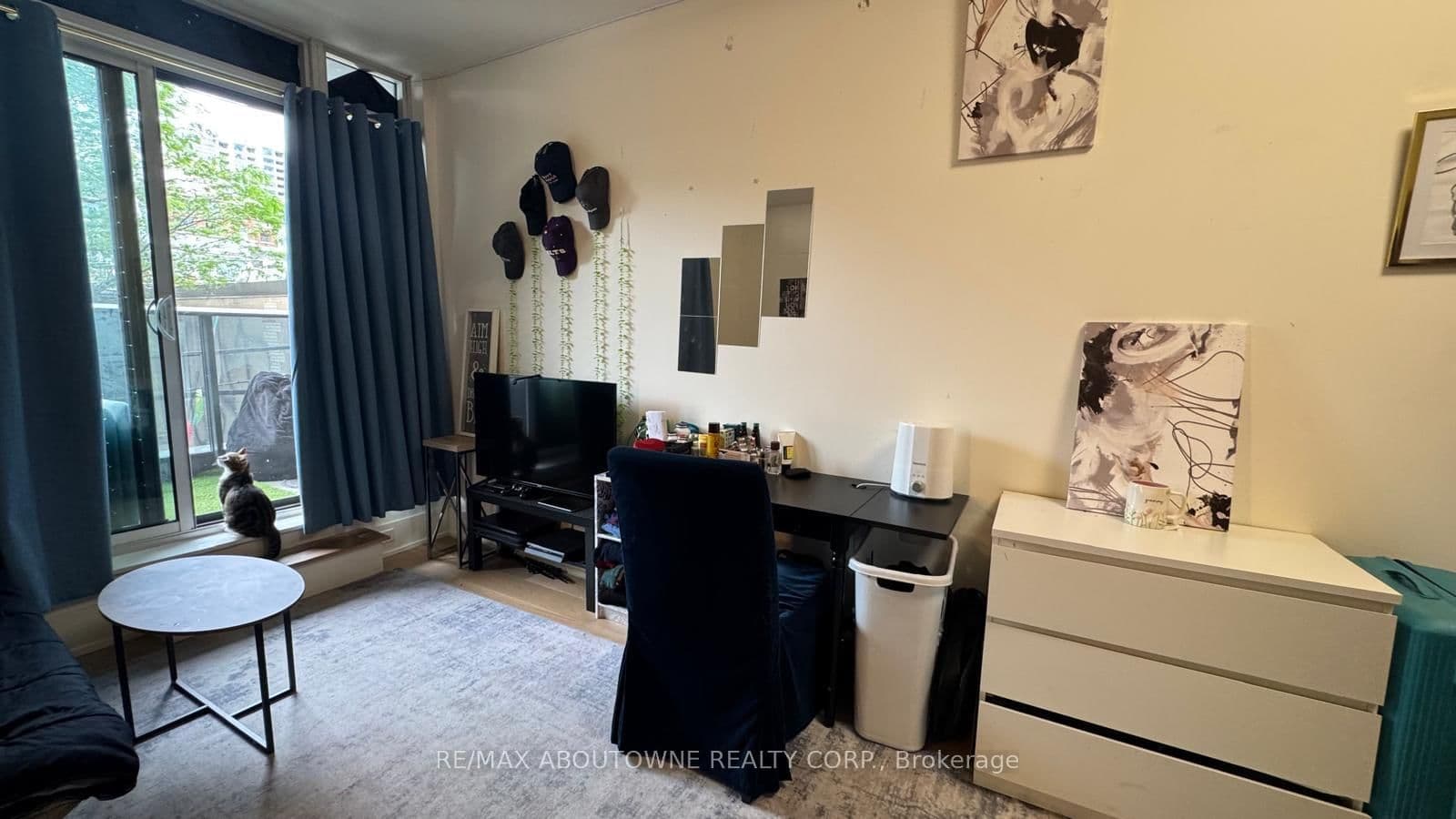 330 Richmond Street W, Unit 207 thumbnail 8