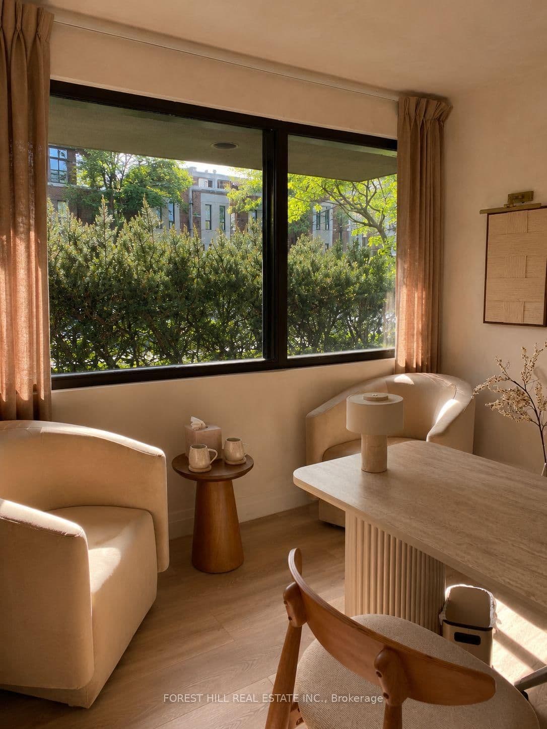 315 Avenue Road, Unit Room 1 thumbnail 3