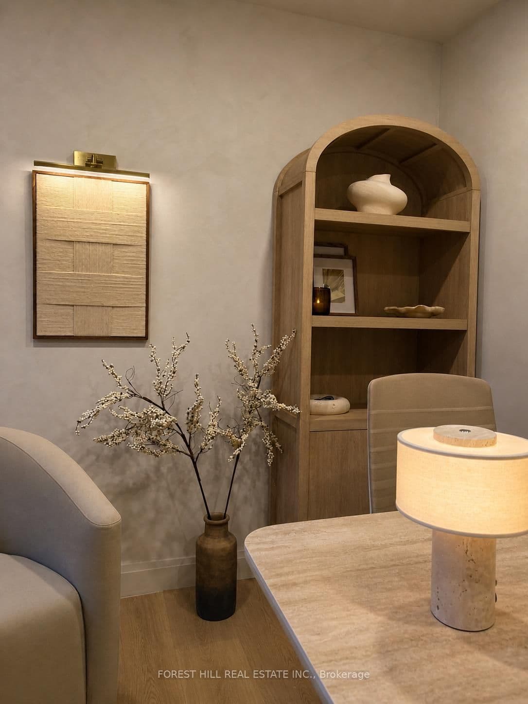 315 Avenue Road, Unit Room 1 thumbnail 4