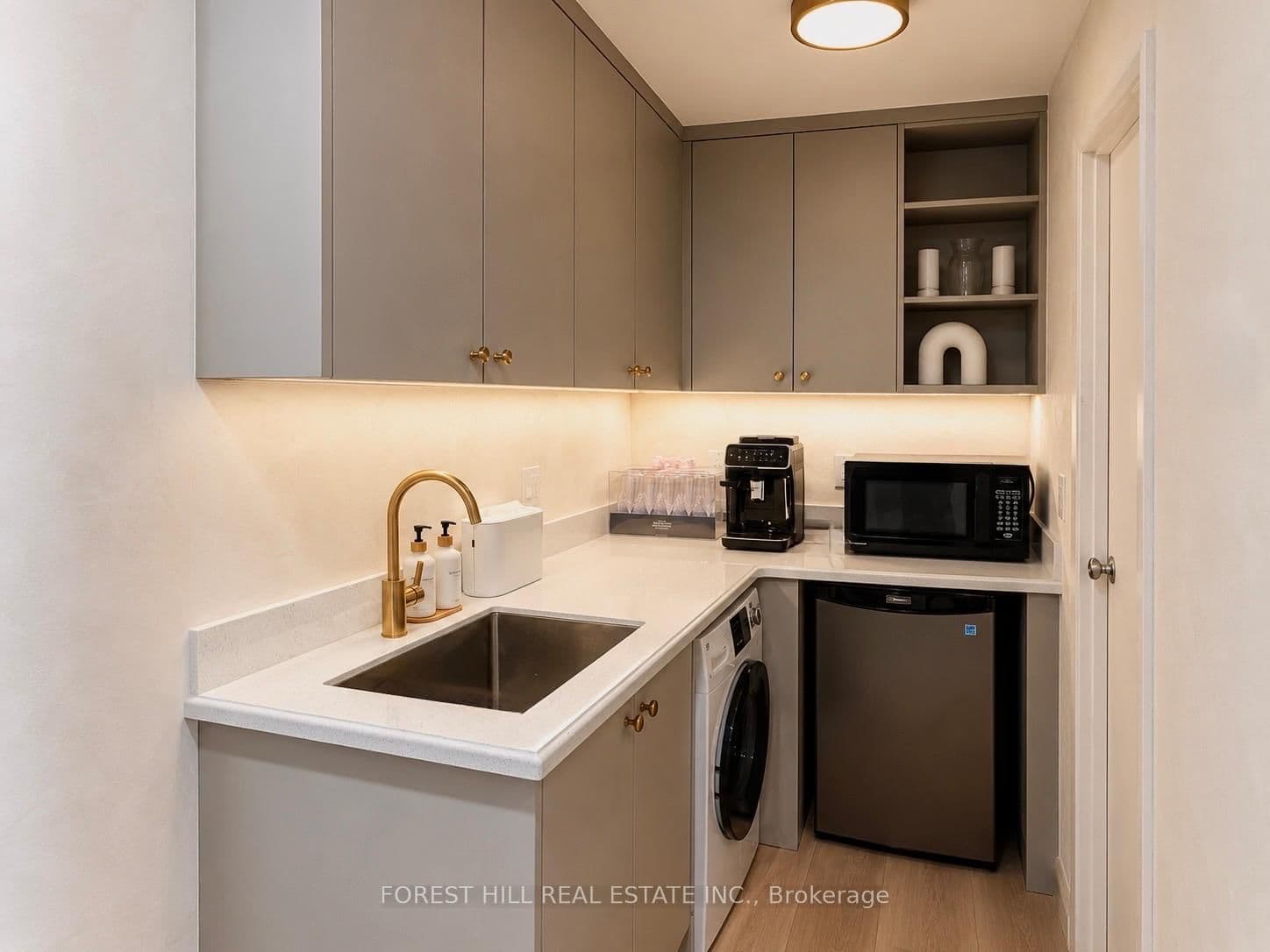 315 Avenue Road, Unit Room 1 thumbnail 7