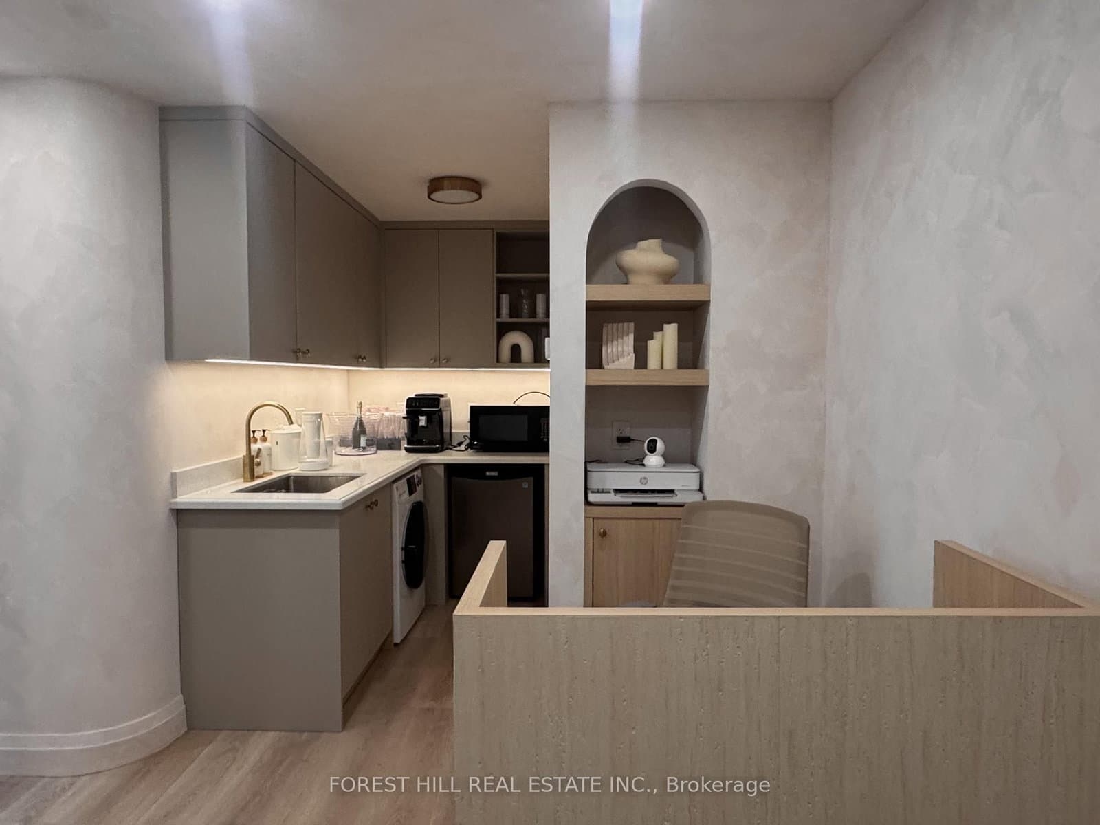315 Avenue Road, Unit Room 1 thumbnail 8