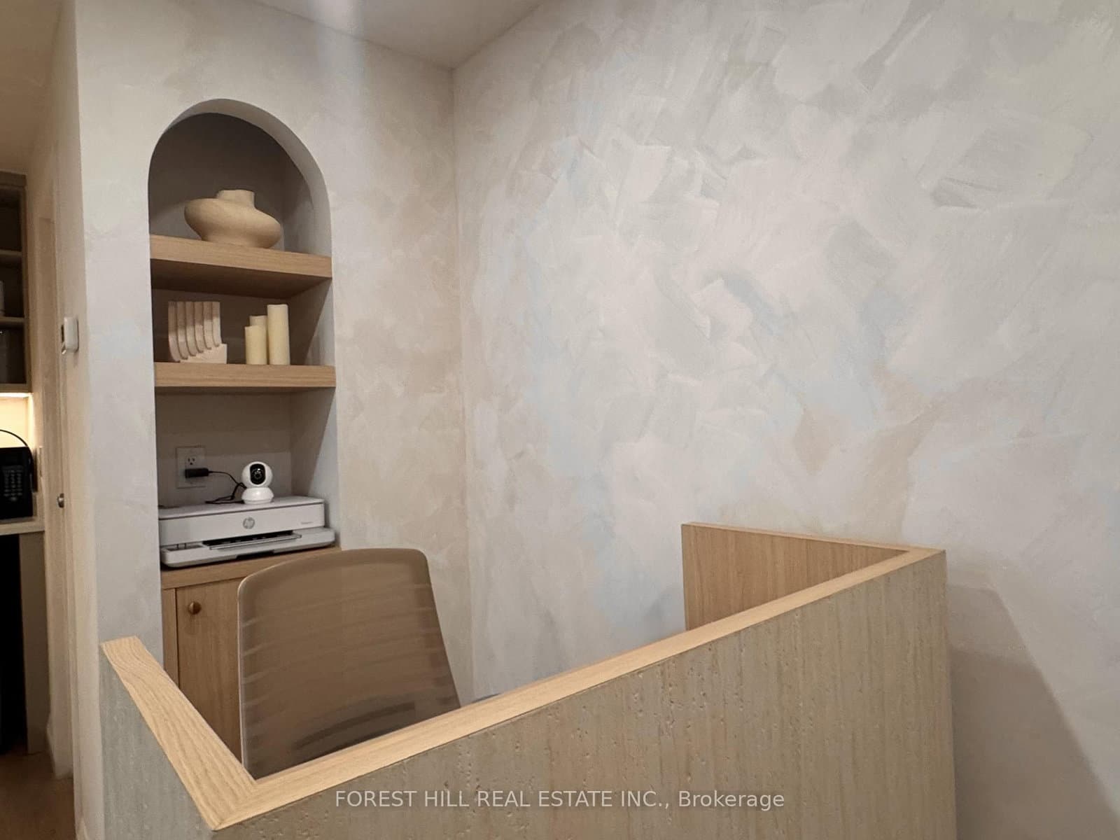 315 Avenue Road, Unit Room 1 thumbnail 9