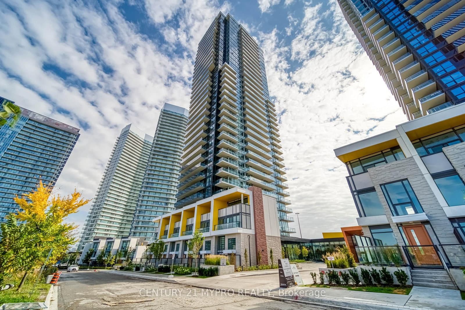 95 Mcmahon Drive, Unit 506 - Image 1