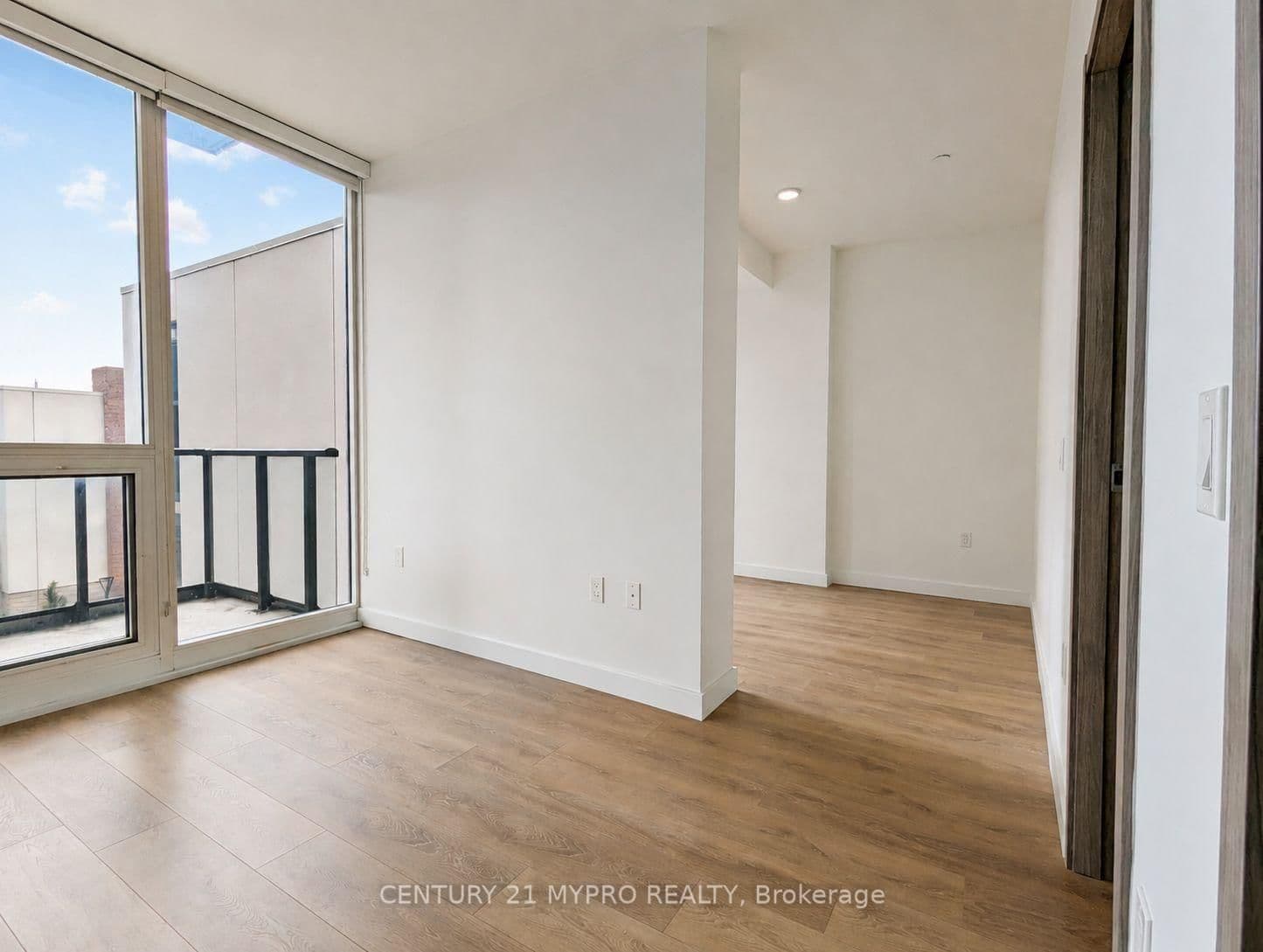 95 Mcmahon Drive, Unit 506 thumbnail 9