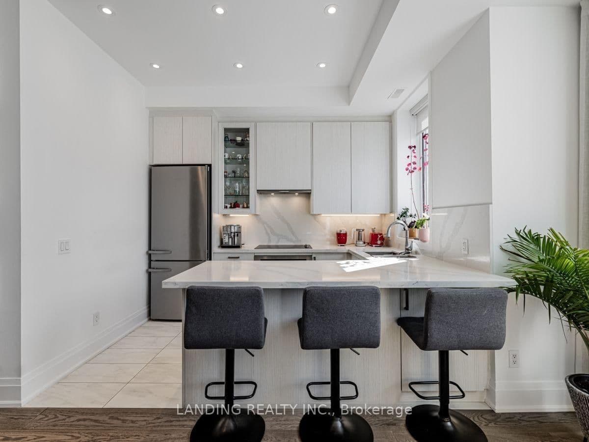 17 Greenbriar Road, Unit 1 thumbnail 5