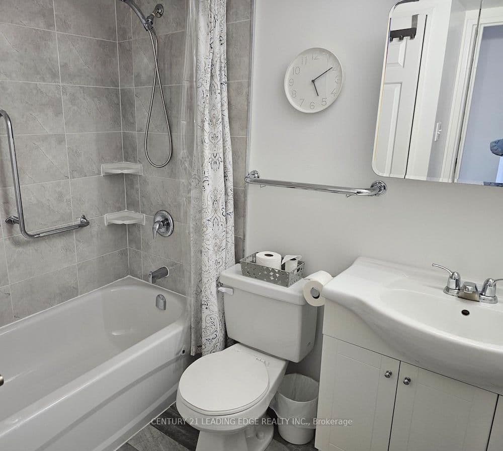 80 St Patrick Street, Unit 913 thumbnail 17