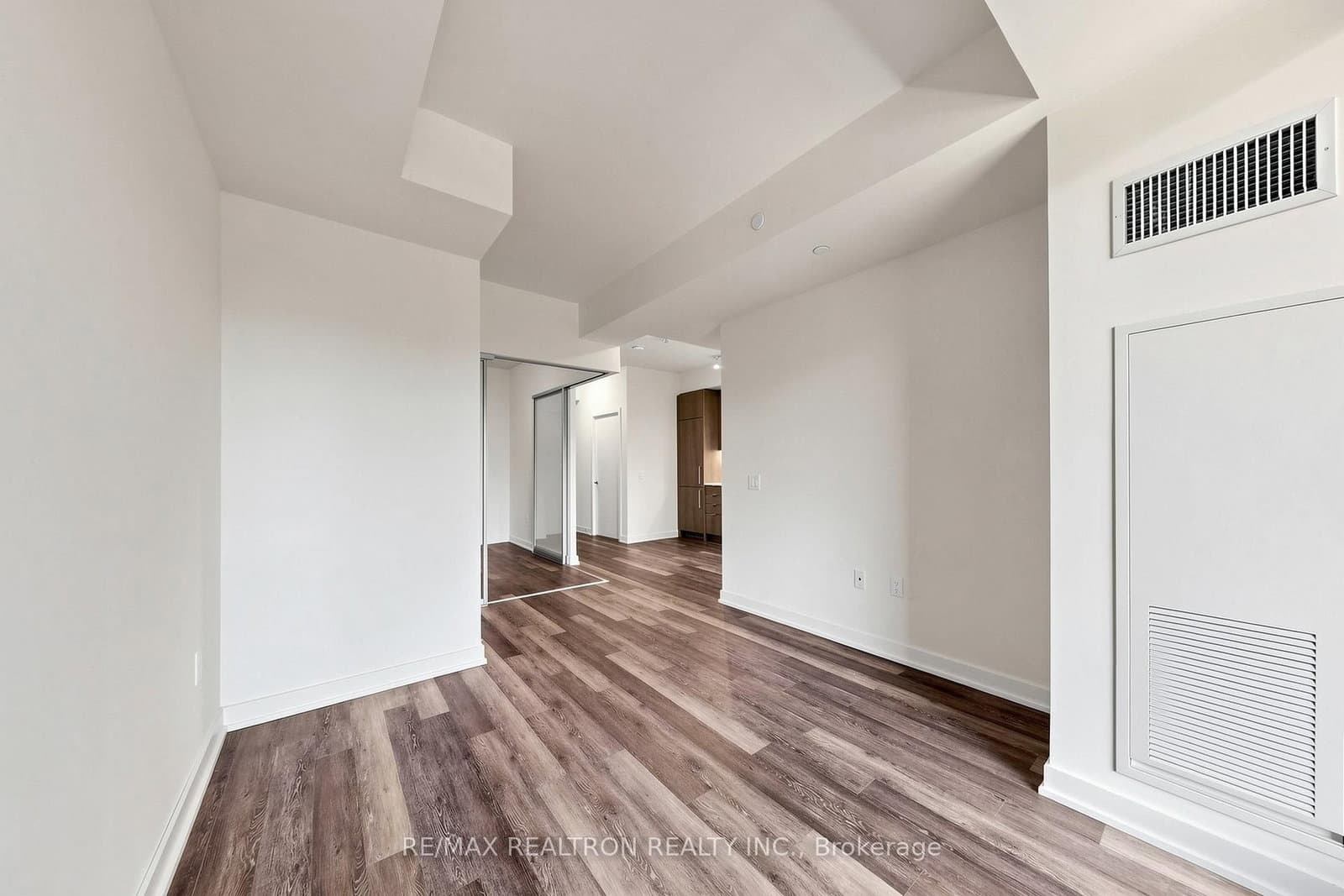 250 Lawrence Avenue W, Unit 701 thumbnail 16