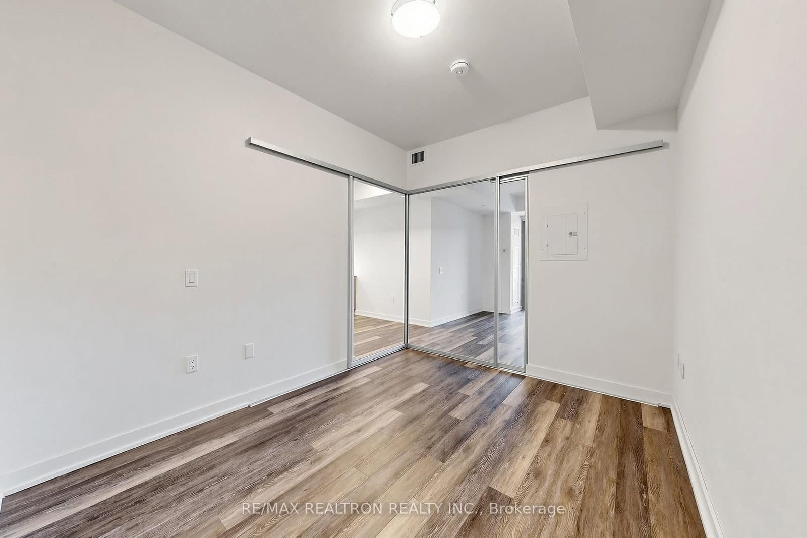 250 Lawrence Avenue W, Unit 701 thumbnail 19