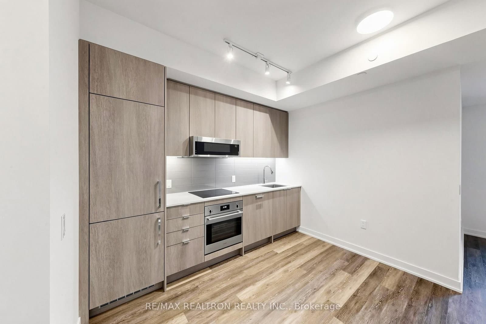 250 Lawrence Avenue W, Unit 701 thumbnail 2