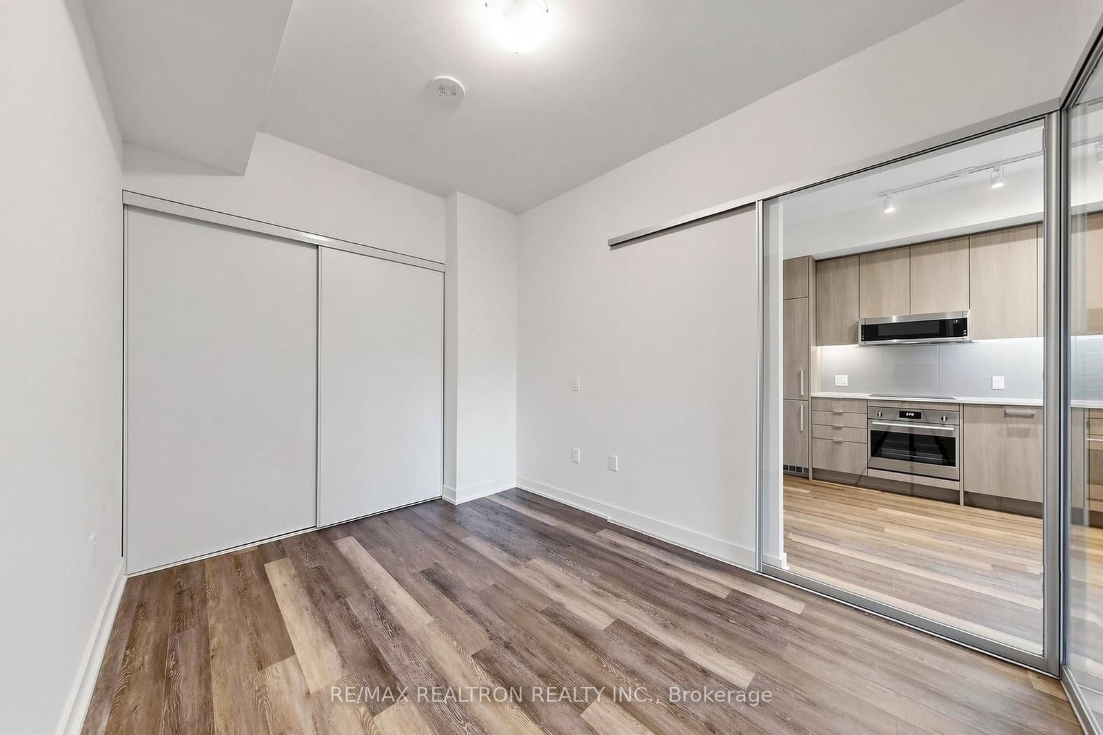 250 Lawrence Avenue W, Unit 701 thumbnail 21