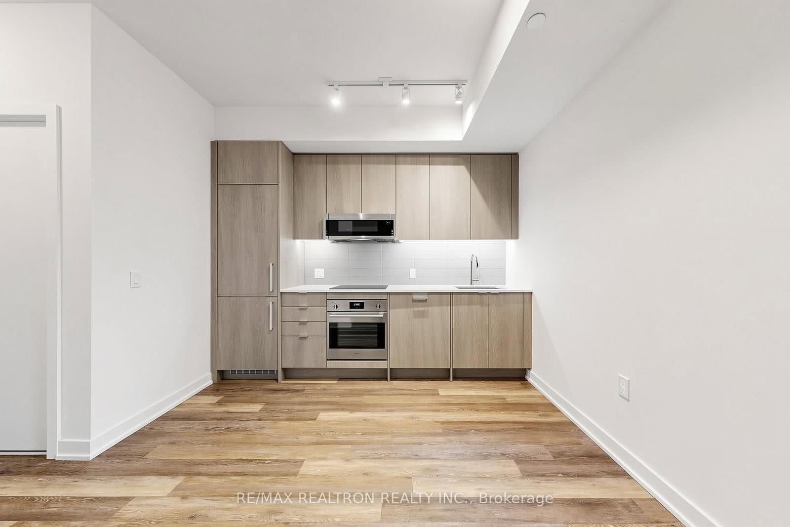 250 Lawrence Avenue W, Unit 701 thumbnail 3