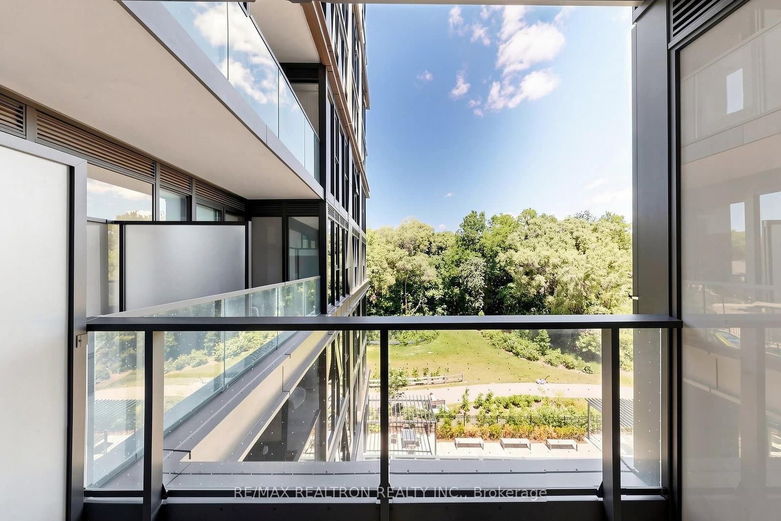 250 Lawrence Avenue W, Unit 701 thumbnail 39