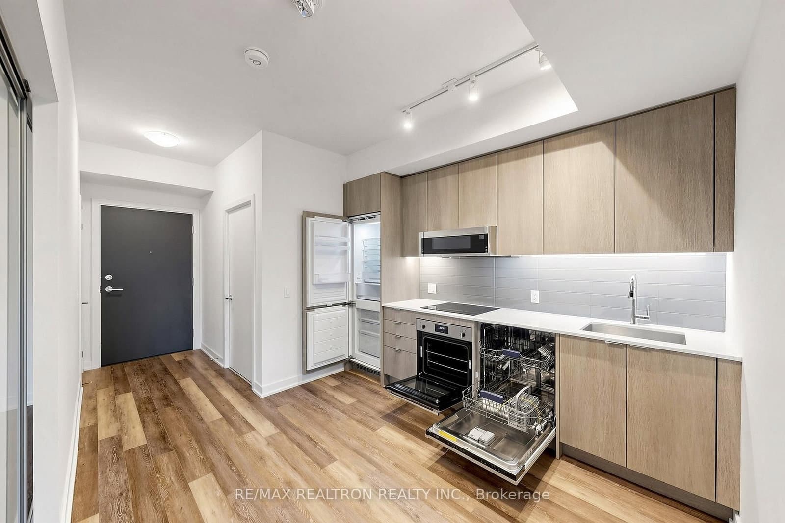 250 Lawrence Avenue W, Unit 701 thumbnail 5