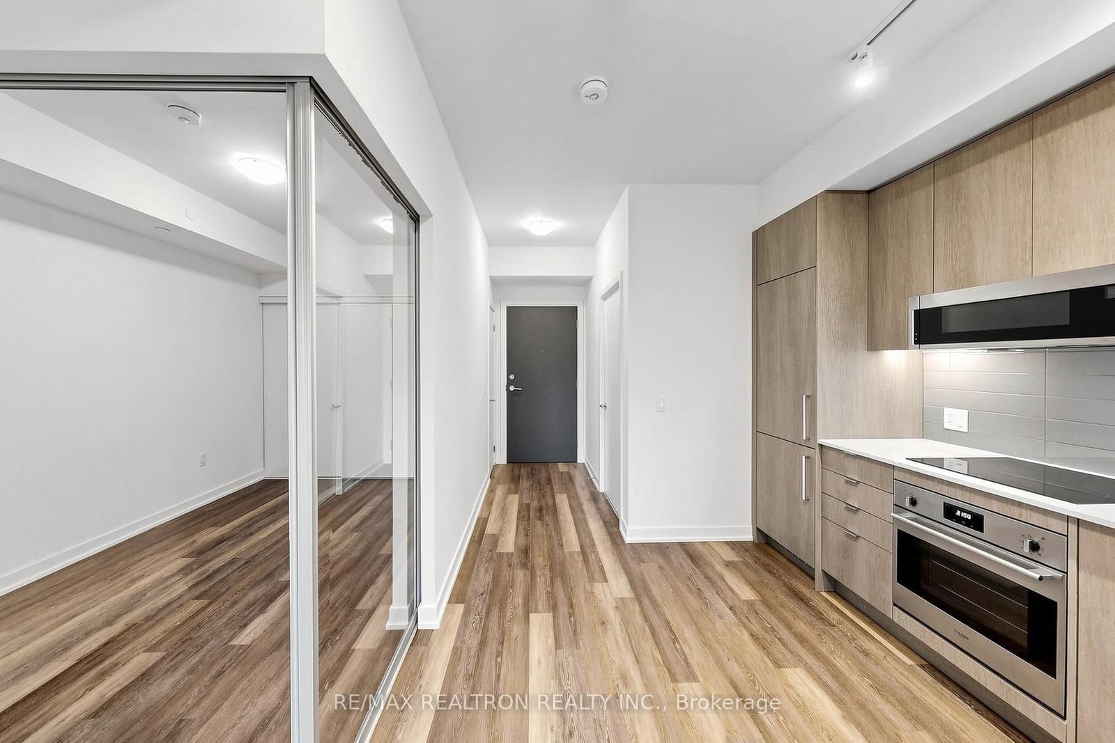 250 Lawrence Avenue W, Unit 701 thumbnail 6