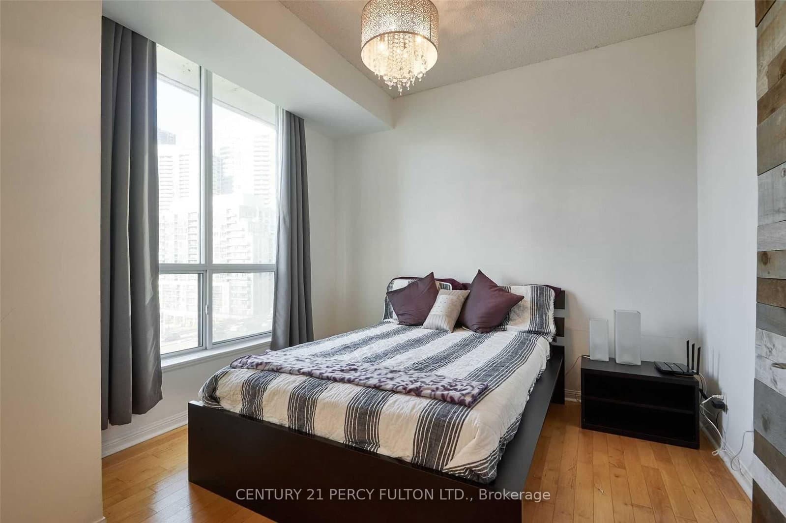 230 Queens Quay W, Unit 1016 thumbnail 10