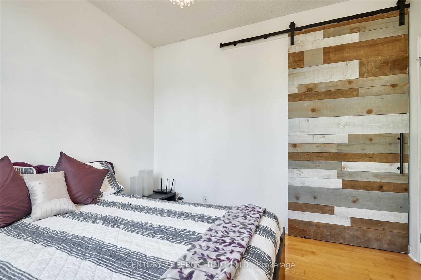 230 Queens Quay W, Unit 1016 thumbnail 11