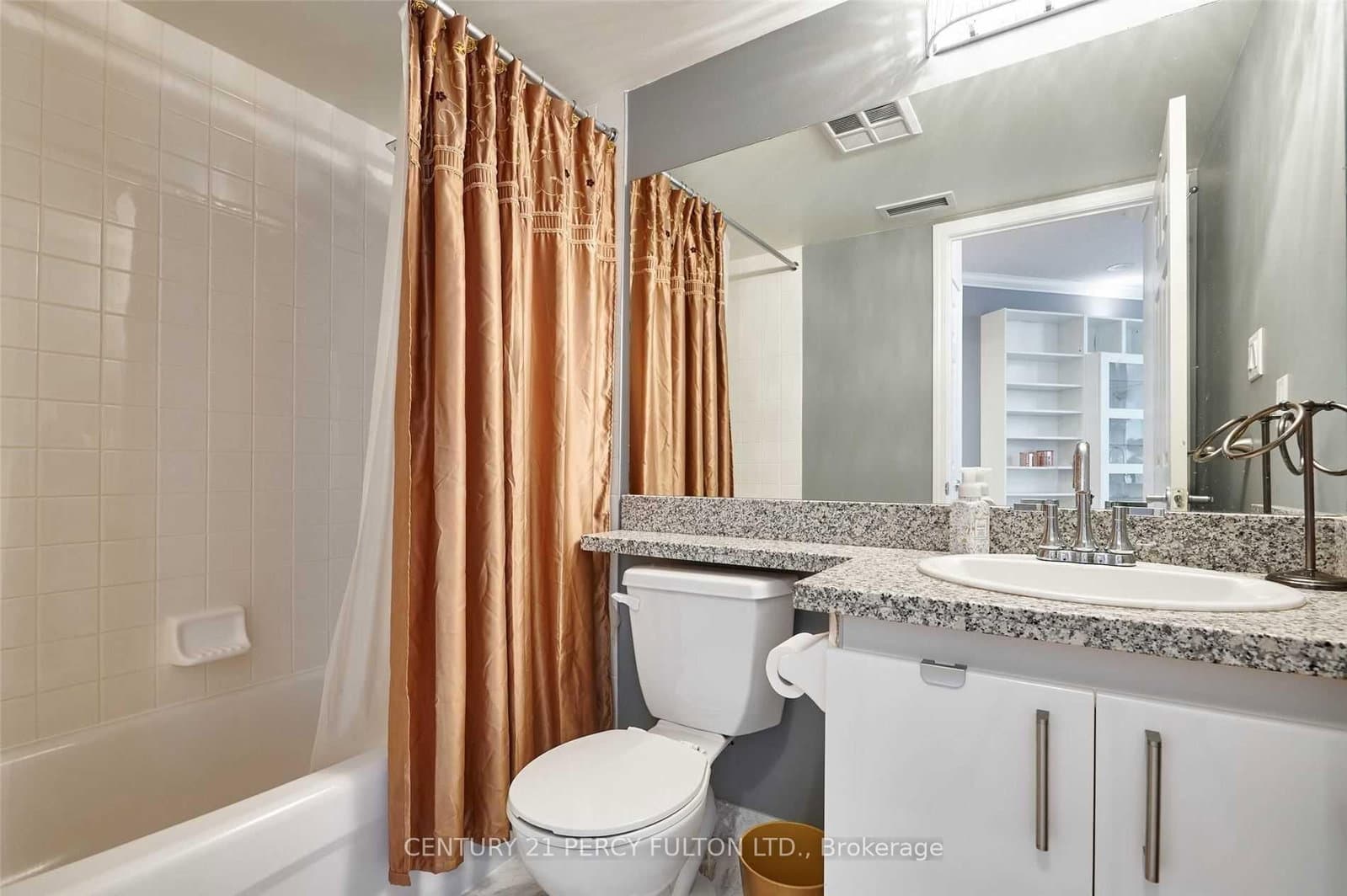 230 Queens Quay W, Unit 1016 thumbnail 12
