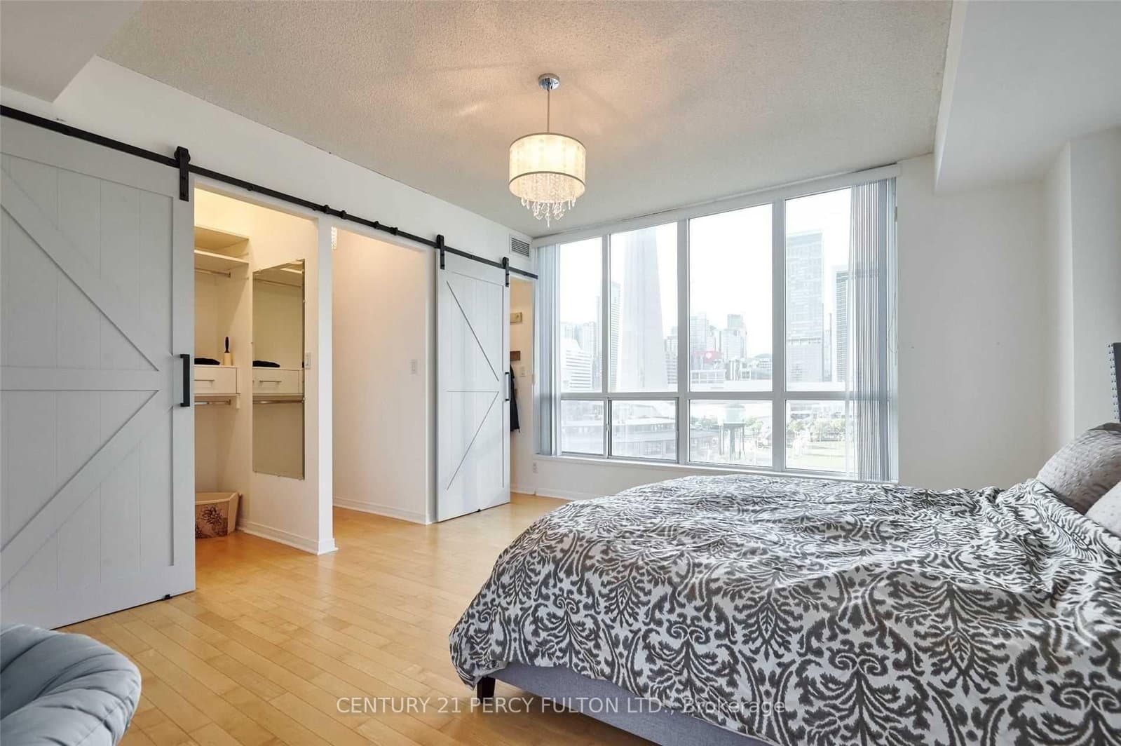 230 Queens Quay W, Unit 1016 thumbnail 15
