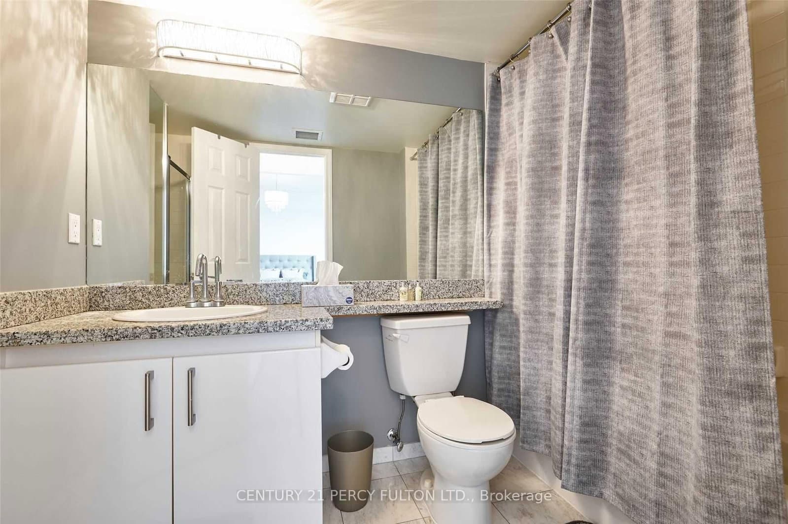 230 Queens Quay W, Unit 1016 thumbnail 18