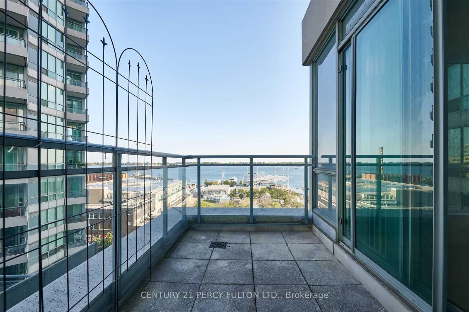 230 Queens Quay W, Unit 1016 thumbnail 19