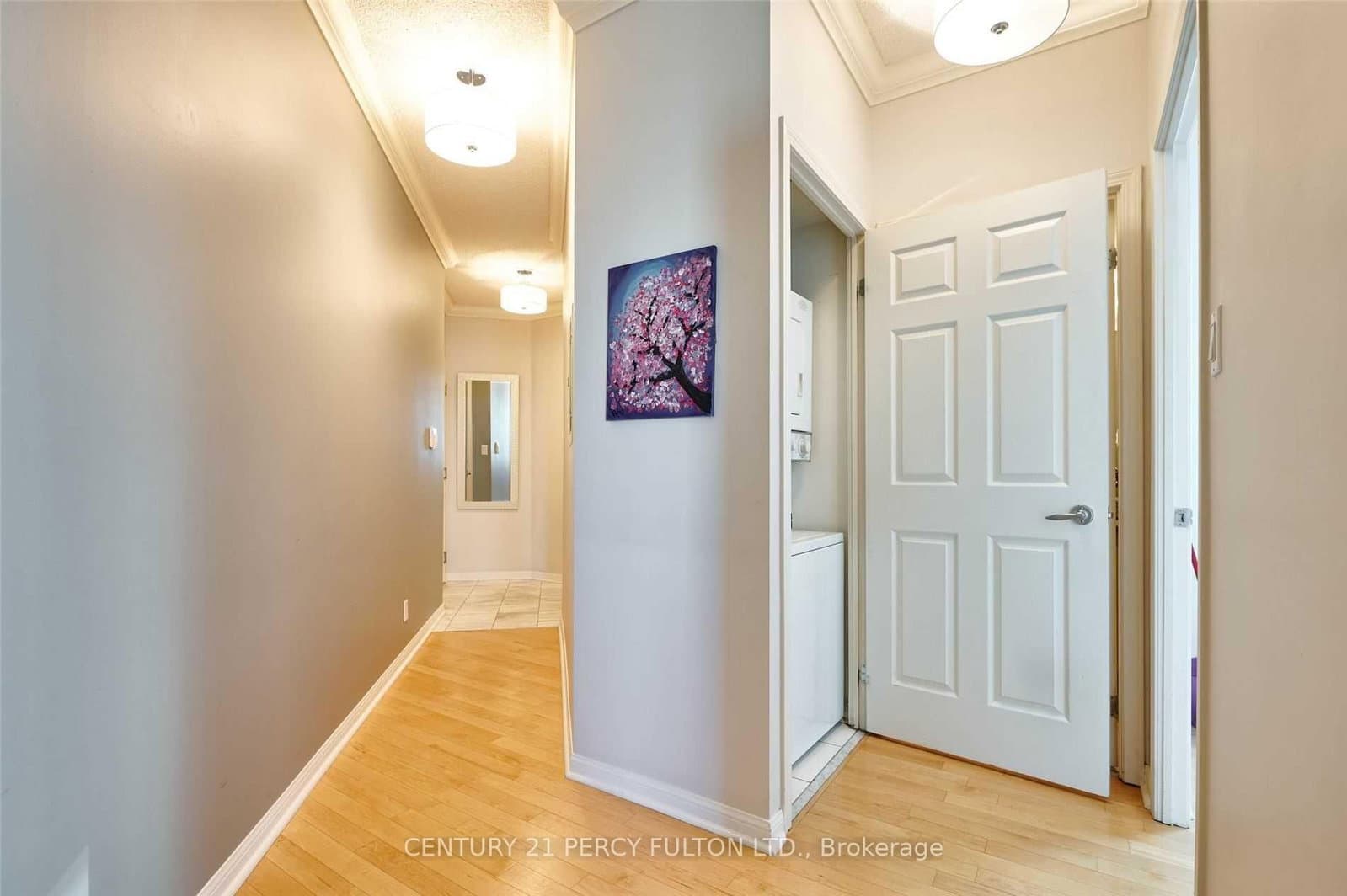 230 Queens Quay W, Unit 1016 thumbnail 2