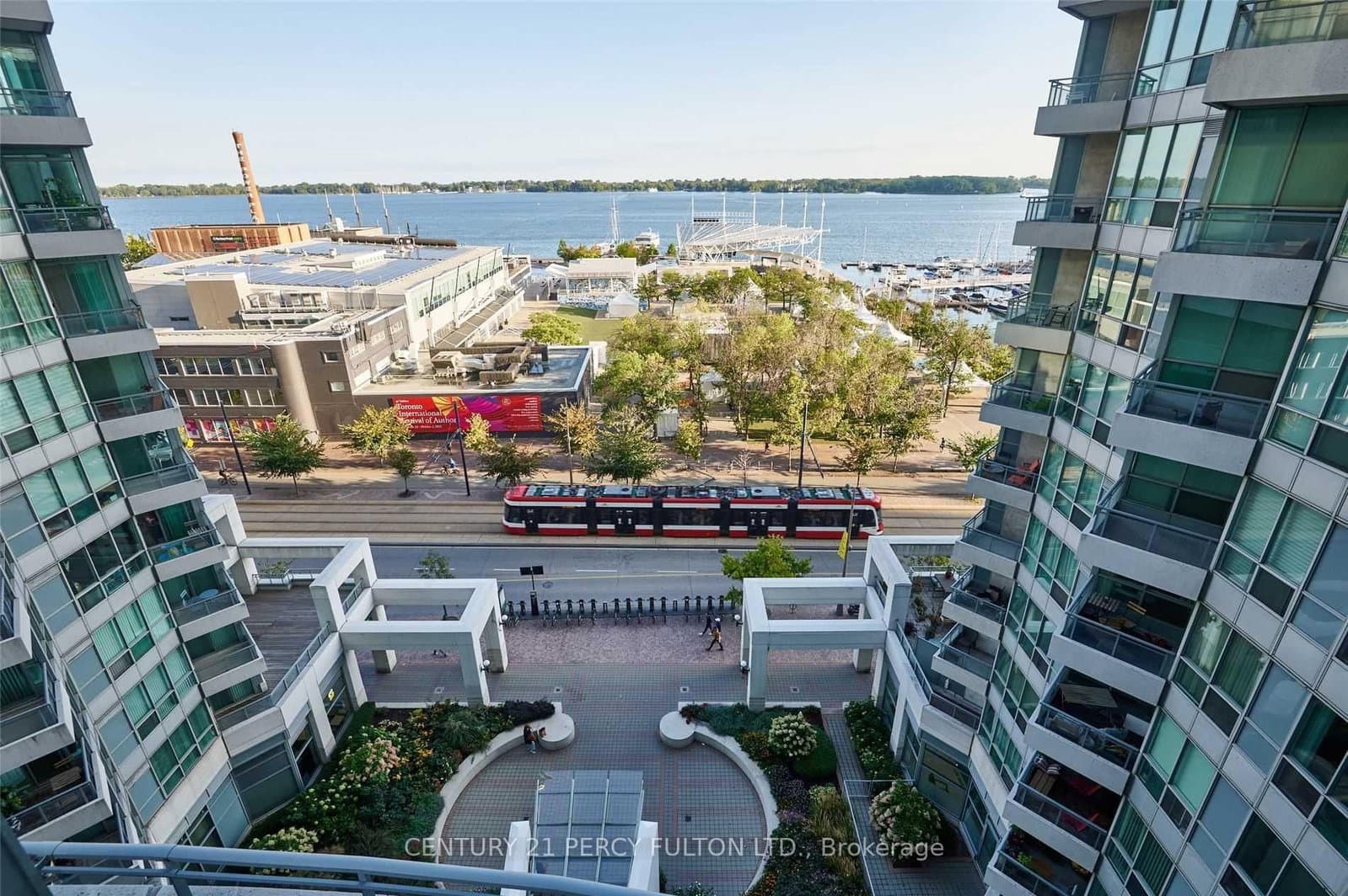 230 Queens Quay W, Unit 1016 thumbnail 20
