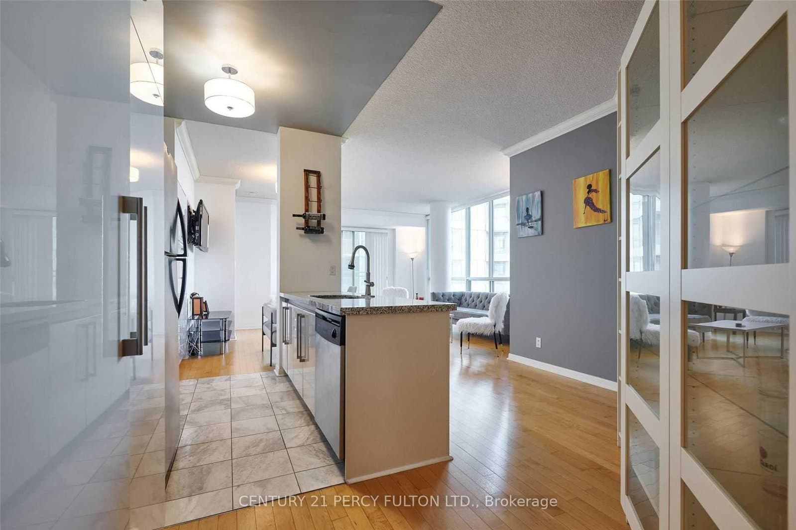 230 Queens Quay W, Unit 1016 thumbnail 7