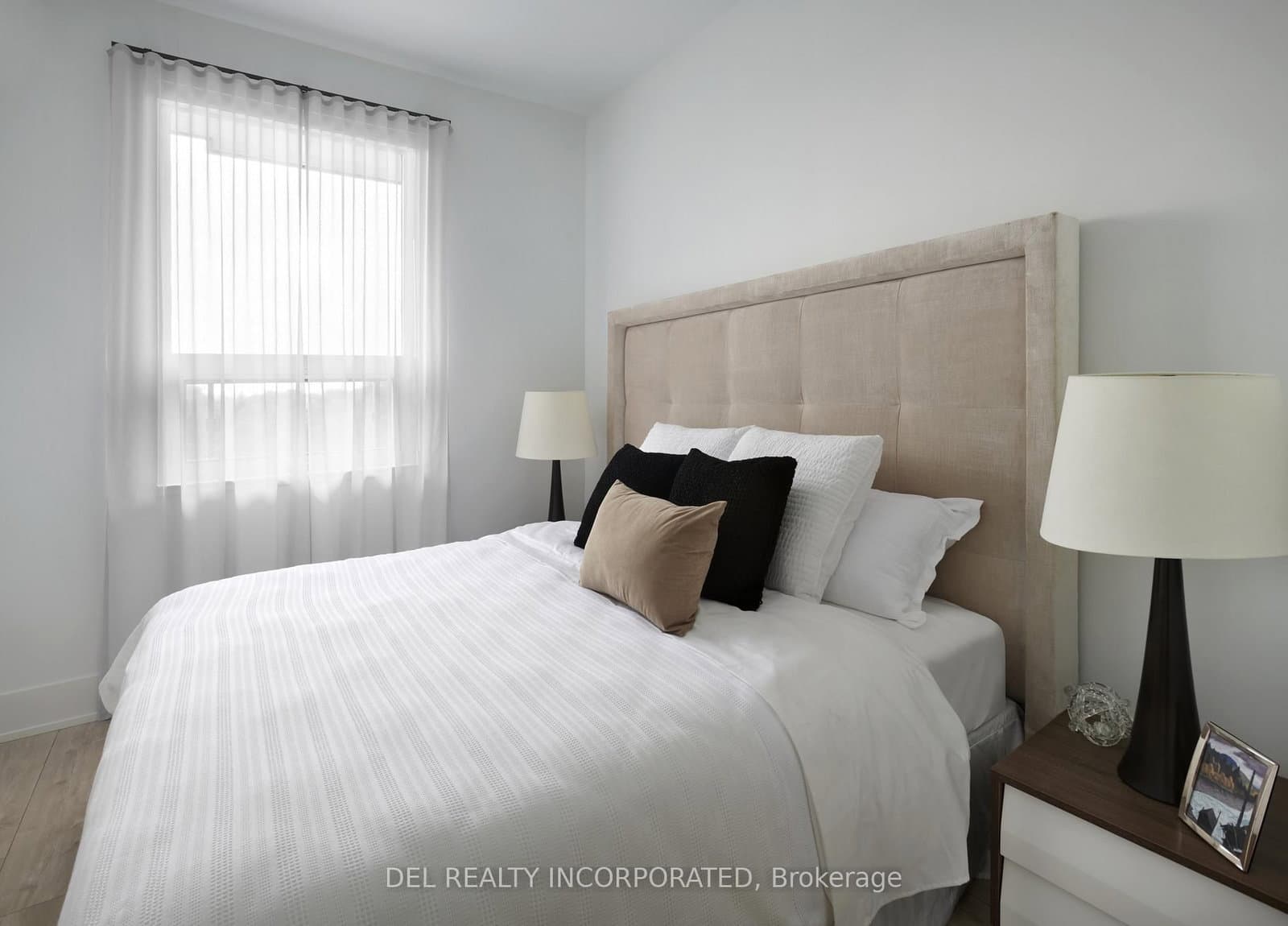 115 Denison Avenue, Unit 512 thumbnail 5