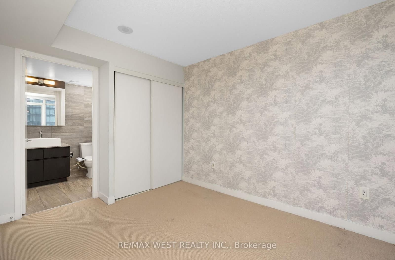 15 Iceboat Terrace, Unit 1106 thumbnail 11