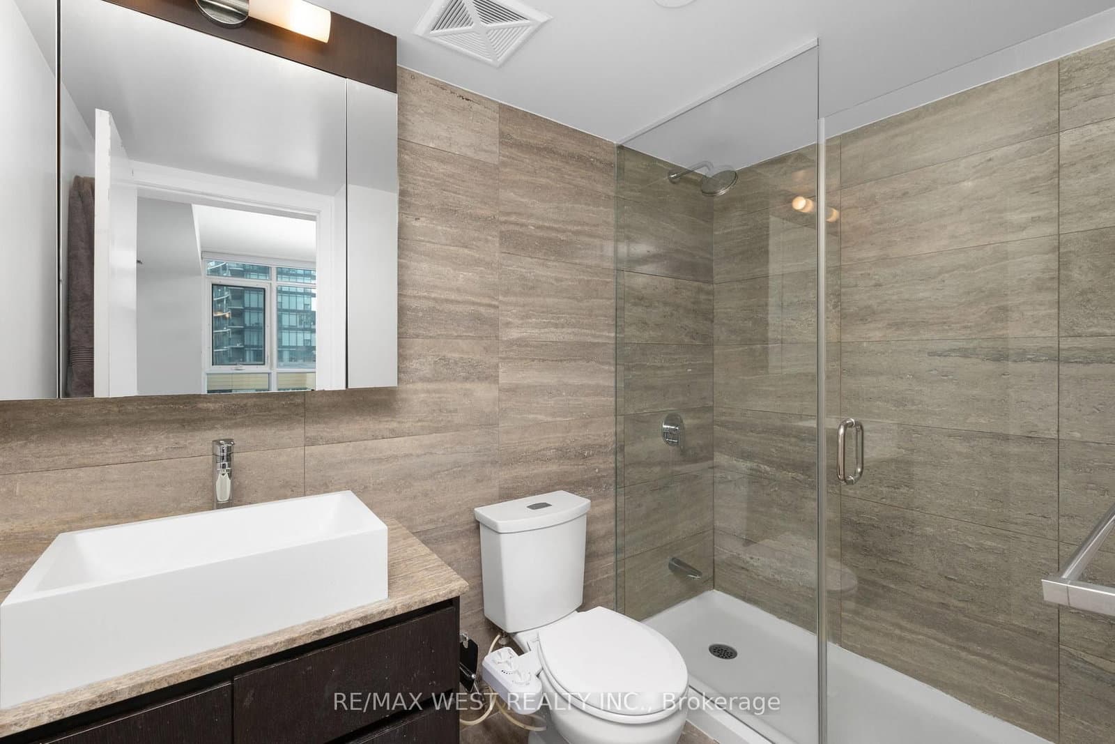 15 Iceboat Terrace, Unit 1106 thumbnail 12