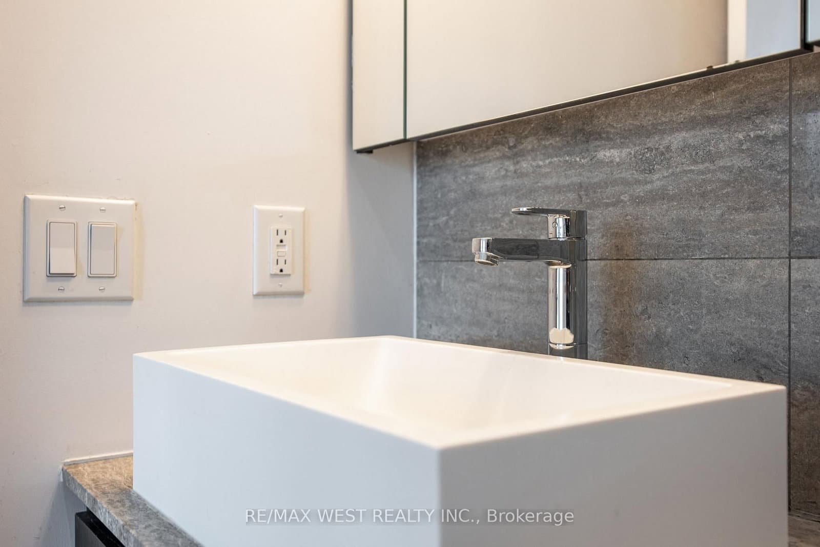 15 Iceboat Terrace, Unit 1106 thumbnail 13