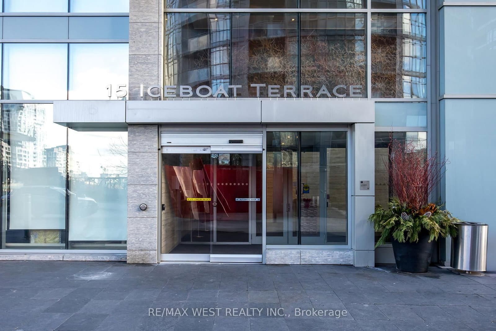 15 Iceboat Terrace, Unit 1106 thumbnail 2