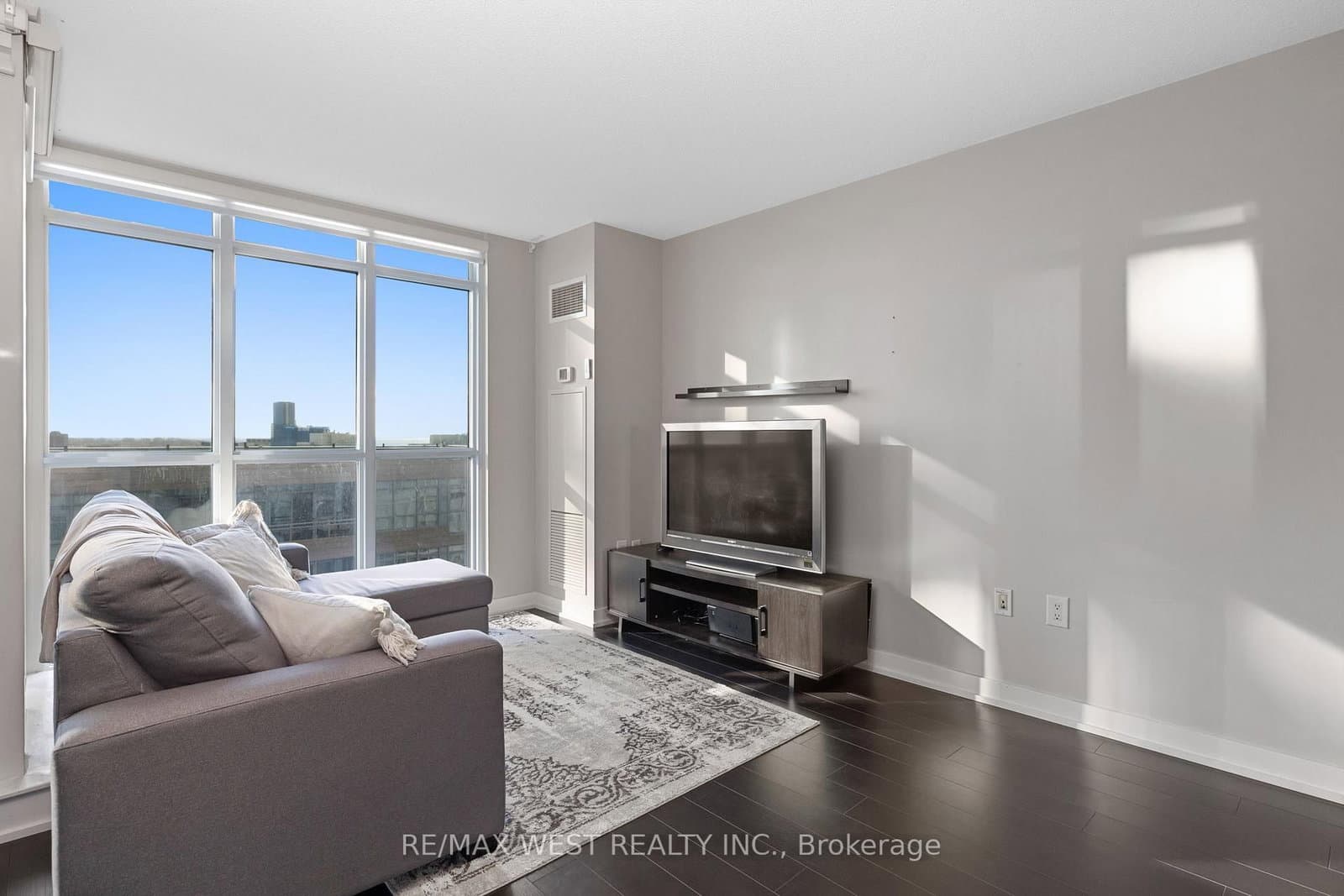 15 Iceboat Terrace, Unit 1106 thumbnail 5