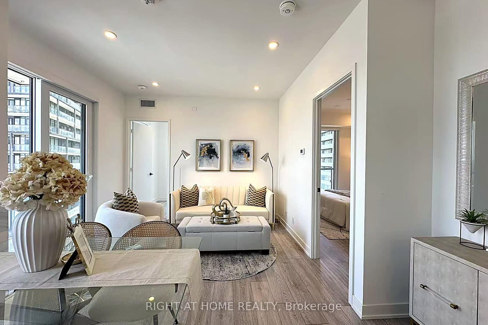 108 Peter Street, Unit 3302