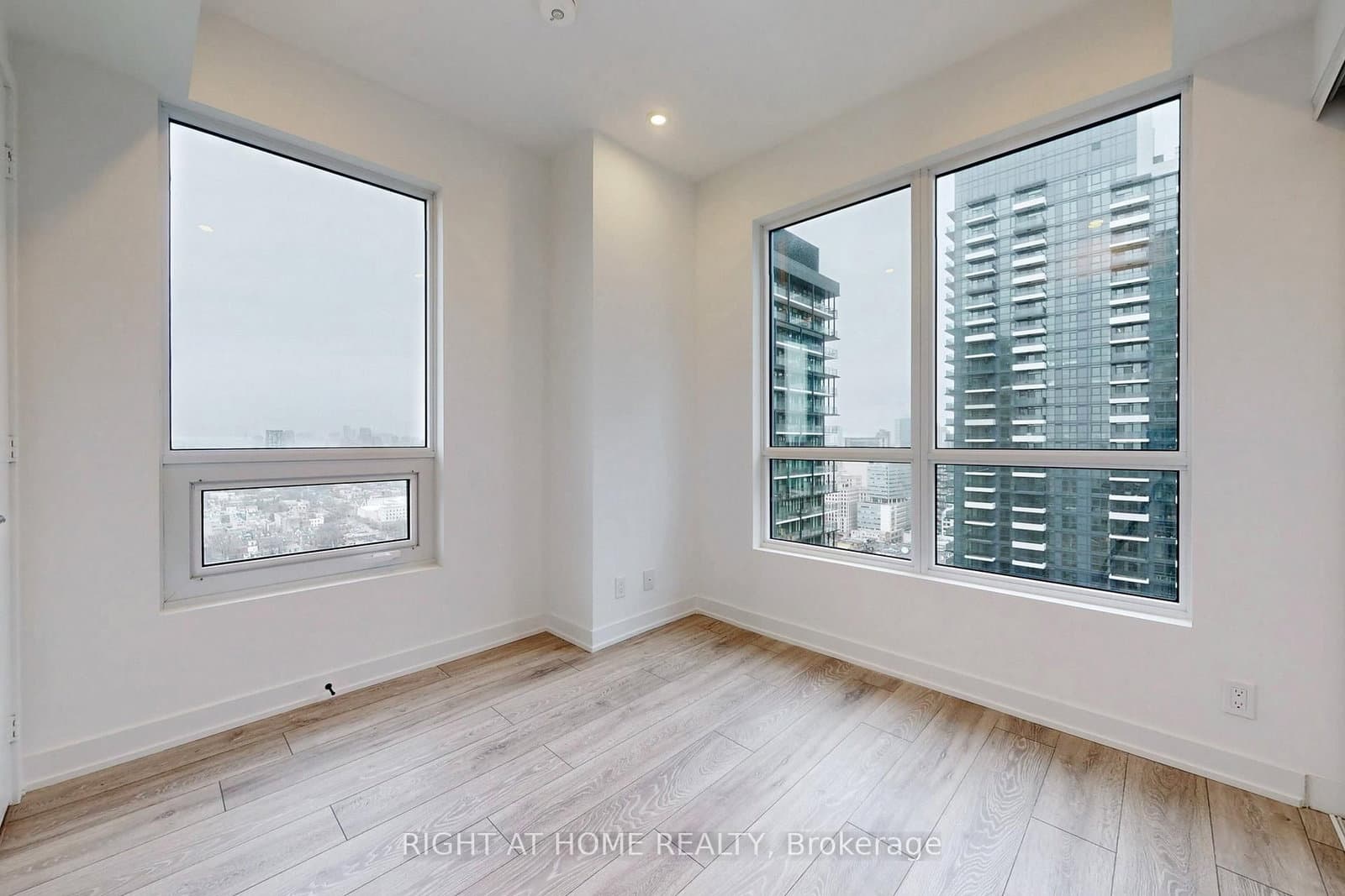 108 Peter Street, Unit 3302 thumbnail 10