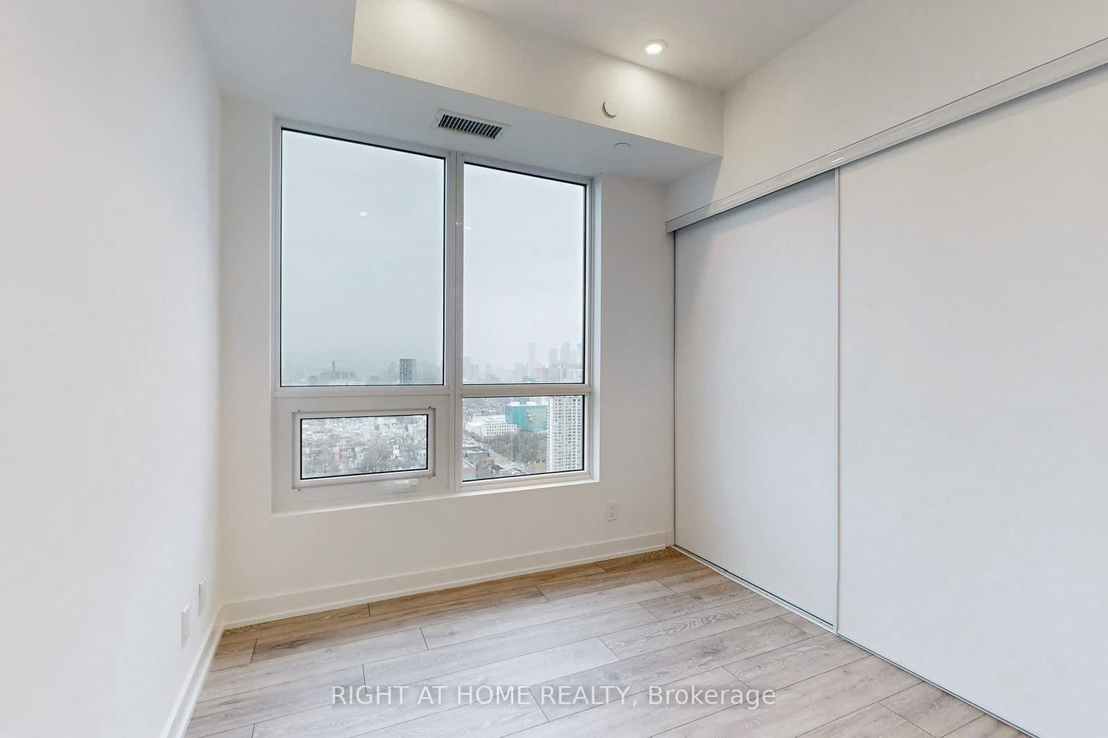108 Peter Street, Unit 3302 thumbnail 11