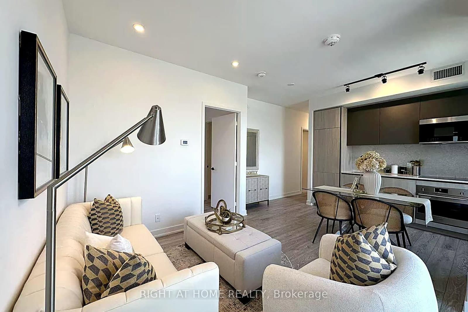 108 Peter Street, Unit 3302 thumbnail 3