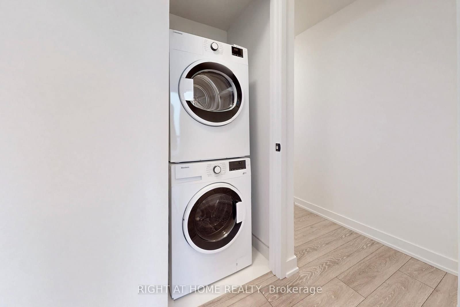 108 Peter Street, Unit 3302 thumbnail 8