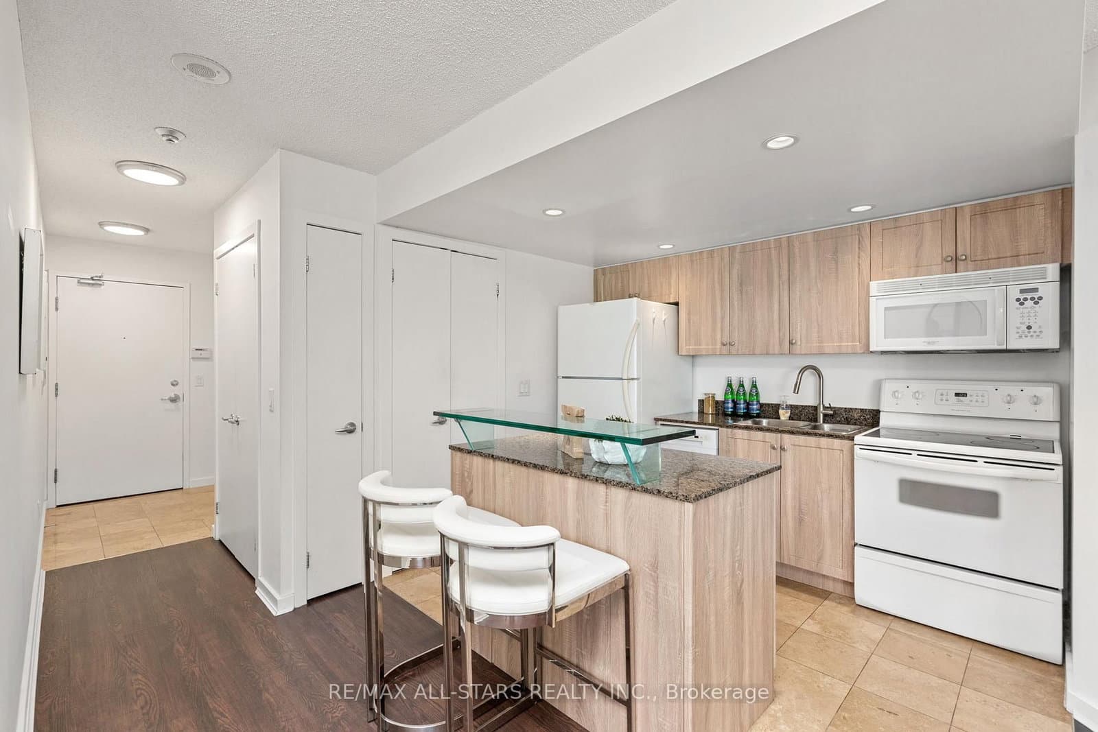 208 Queens Quay W, Unit 804 thumbnail 11