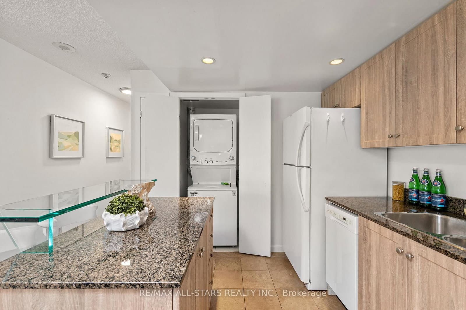 208 Queens Quay W, Unit 804 thumbnail 12