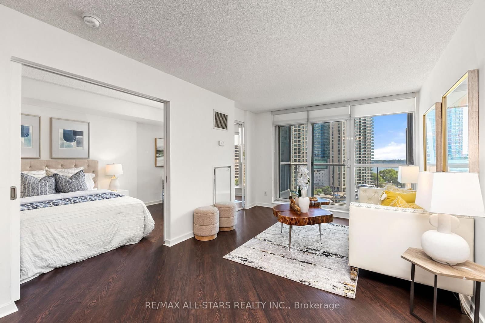208 Queens Quay W, Unit 804 thumbnail 13