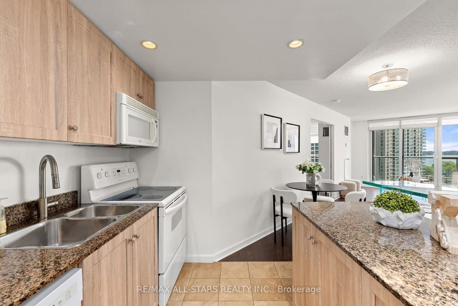 208 Queens Quay W, Unit 804 thumbnail 14