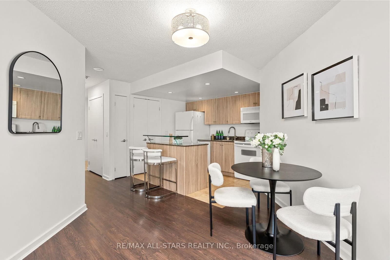 208 Queens Quay W, Unit 804 thumbnail 16