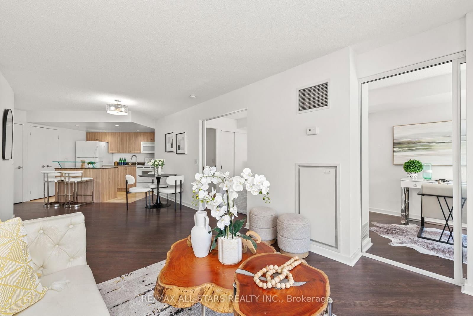 208 Queens Quay W, Unit 804 thumbnail 17