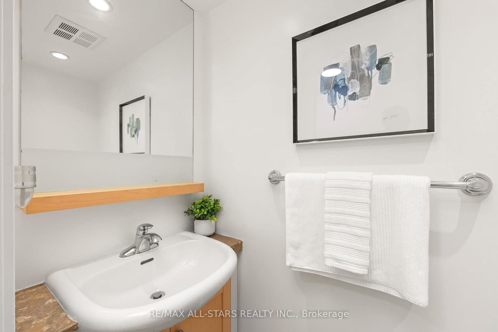 208 Queens Quay W, Unit 804 thumbnail 22