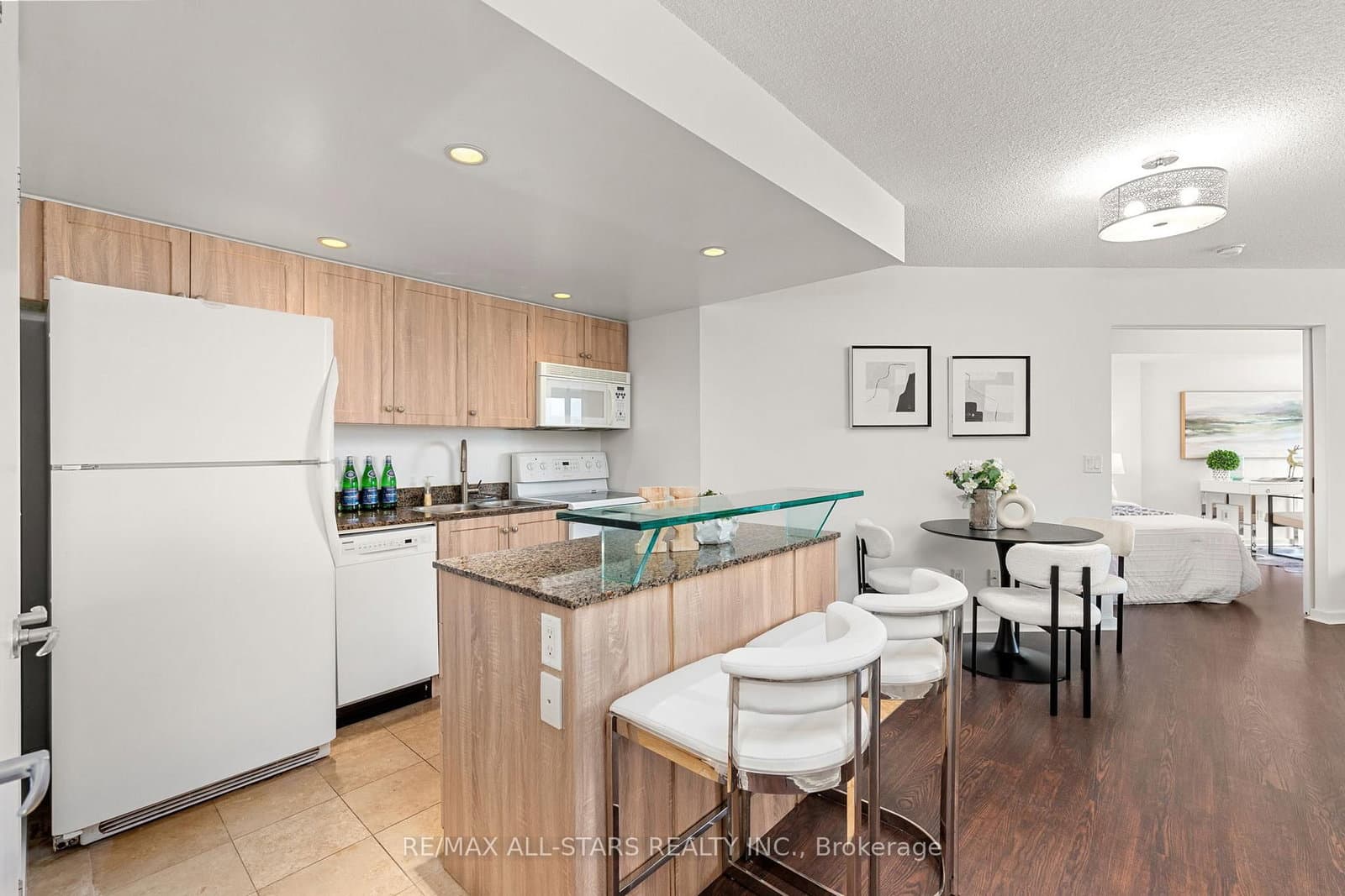 208 Queens Quay W, Unit 804 thumbnail 8