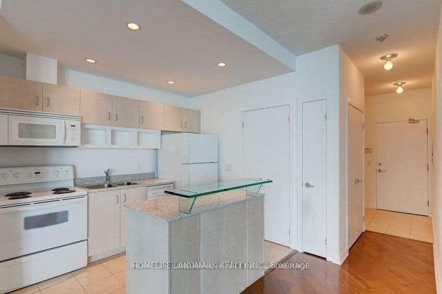 208 Queens Quay W, Unit 3409 thumbnail 15
