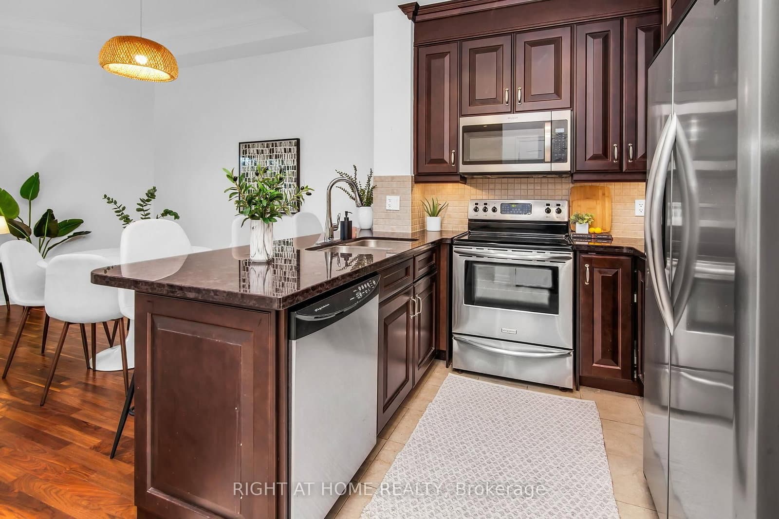 20 Burkebrook Place, Unit 306 thumbnail 8