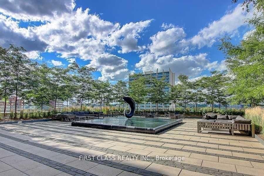 200 Bloor Street W, Unit 1405 thumbnail 12